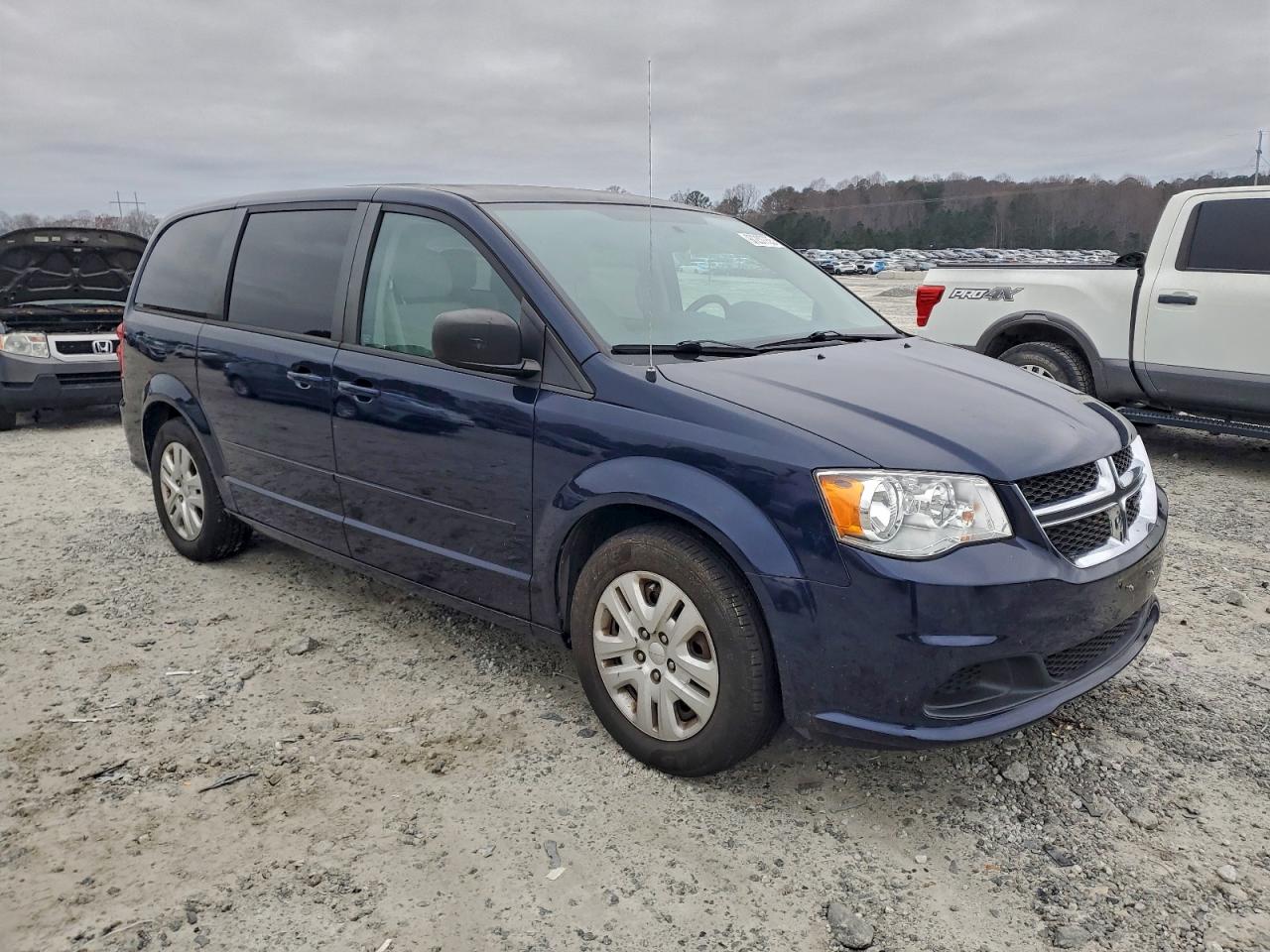 Lot #3318936932 2015 DODGE GRAND CARA