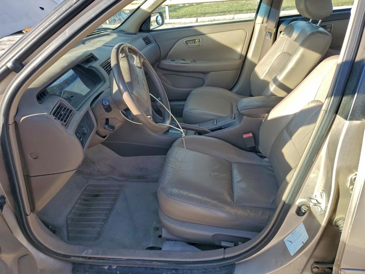 Lot #3304570441 2000 TOYOTA CAMRY LE