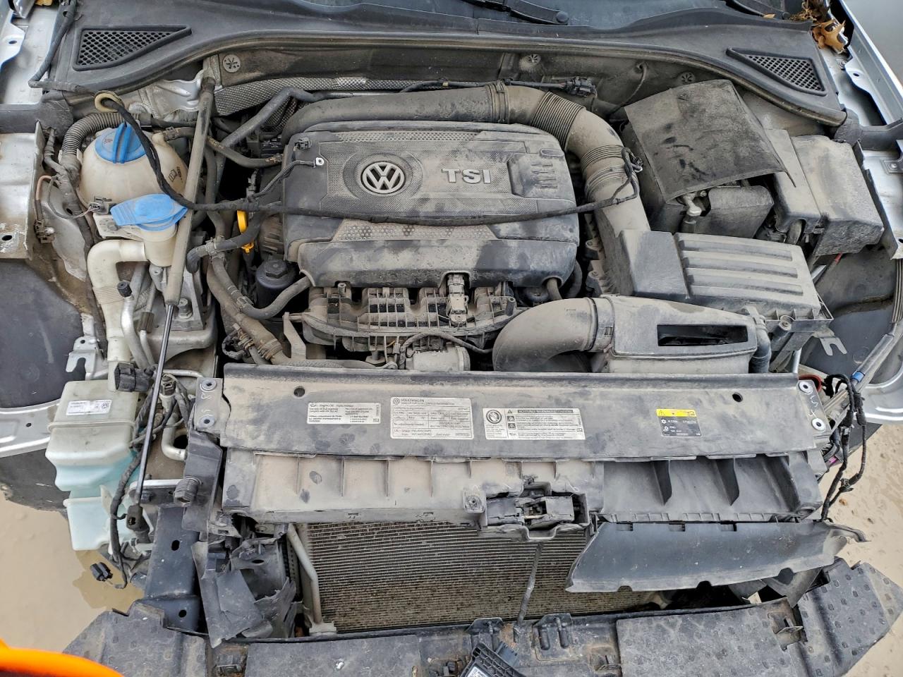 VOLKSWAGEN PASSAT SE