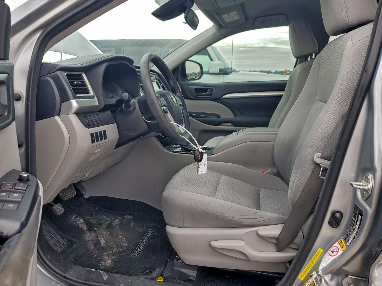 TOYOTA HIGHLANDER LE