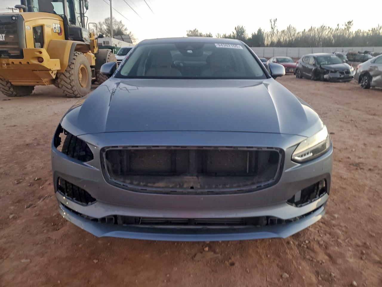 VOLVO S90 T5 MOMENTUM