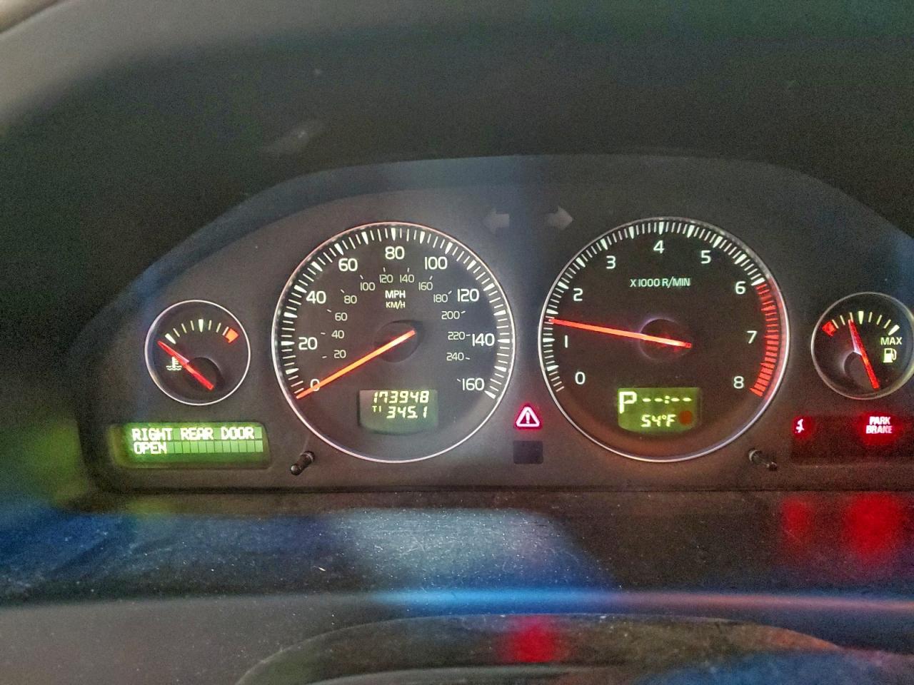 Lot #3315961189 2004 VOLVO XC70