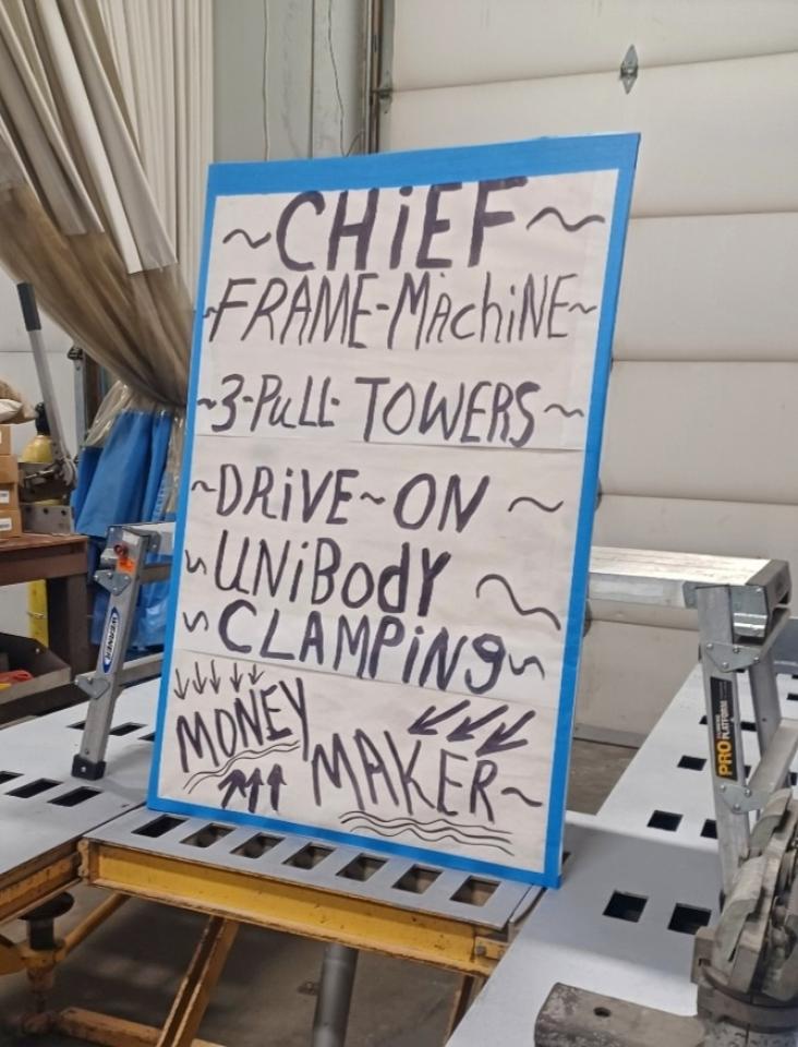 Lot #3311458238 2000 CHIEF CHIEF