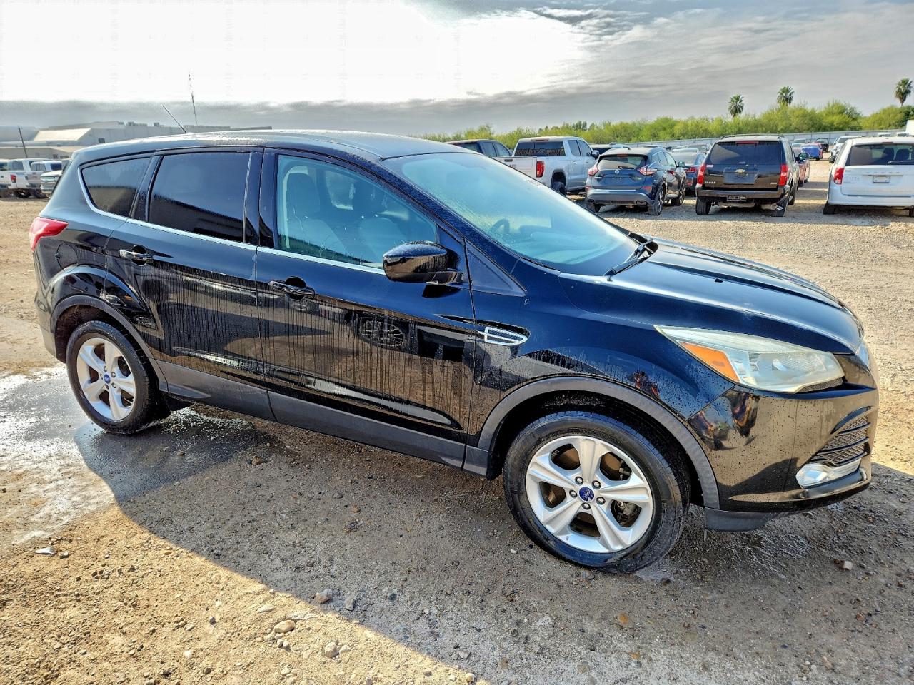 FORD ESCAPE SE