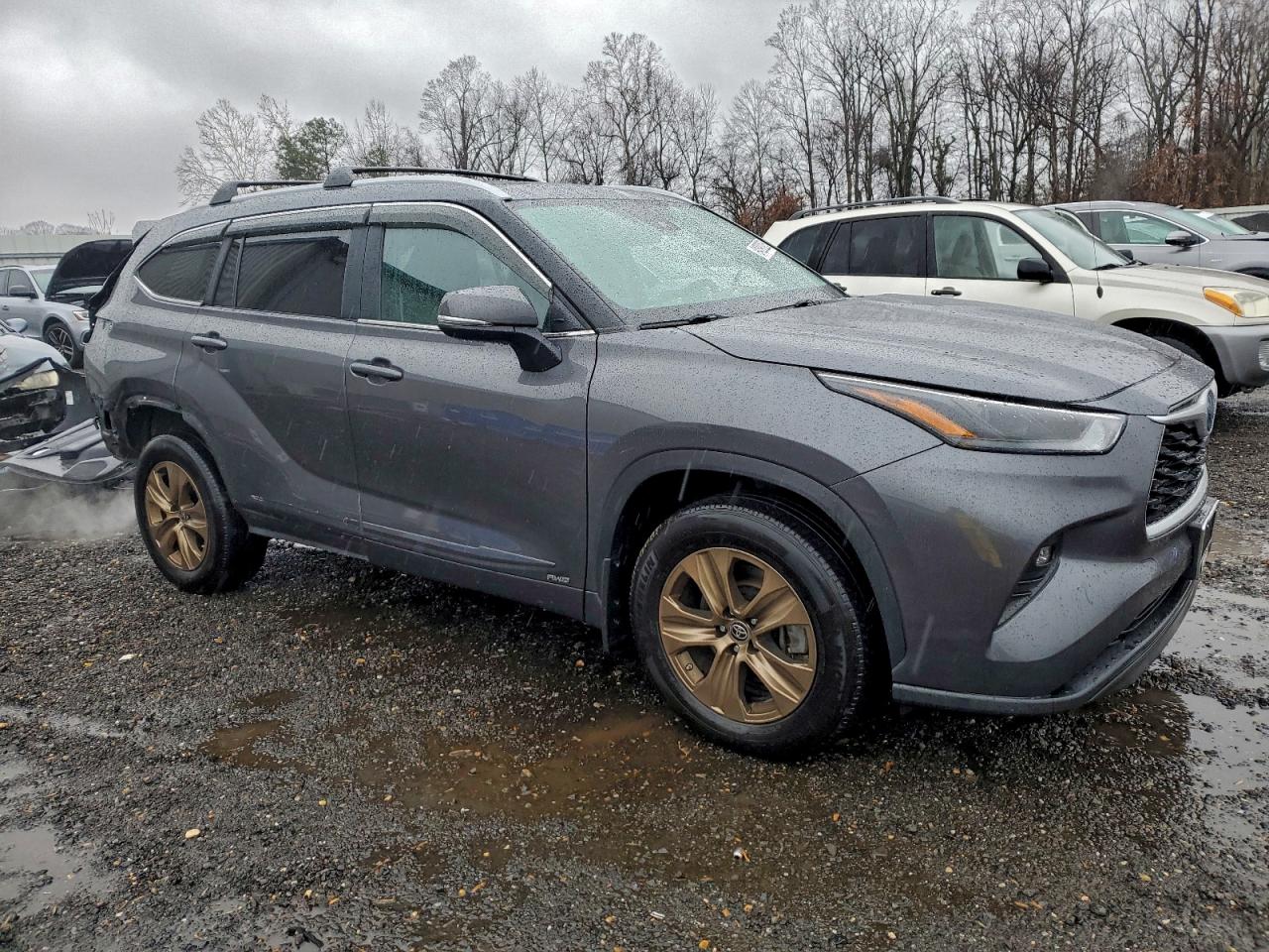 TOYOTA HIGHLANDER HYBRID XLE
