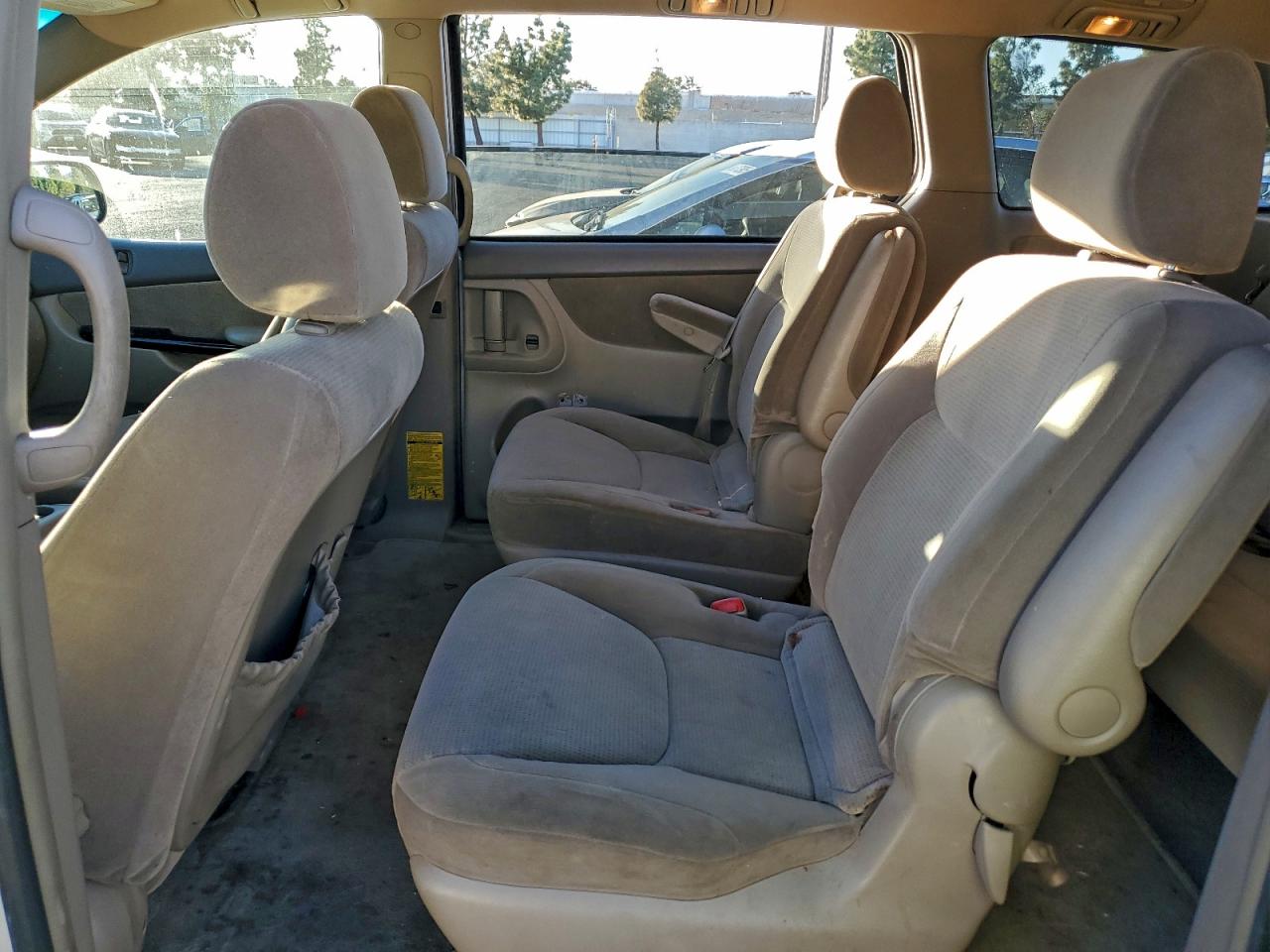 Lot #3311840191 2004 TOYOTA SIENNA CE