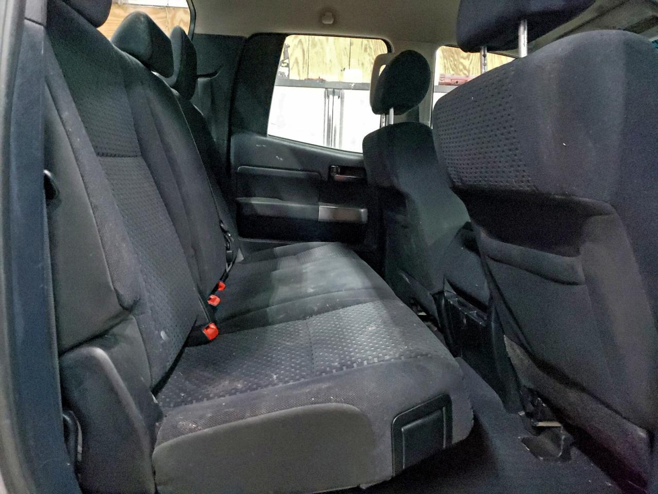 TOYOTA TUNDRA DOUBLE CAB SR5