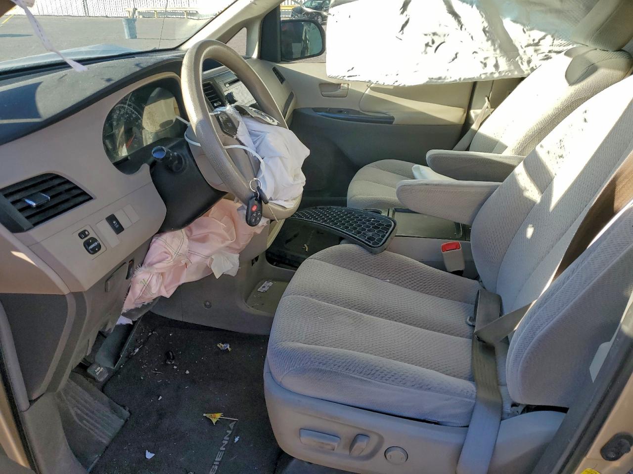 Lot #3315942100 2011 TOYOTA SIENNA LE