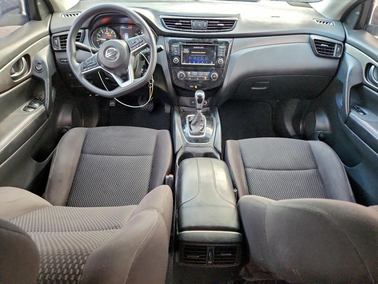 NISSAN ROGUE SPORT S