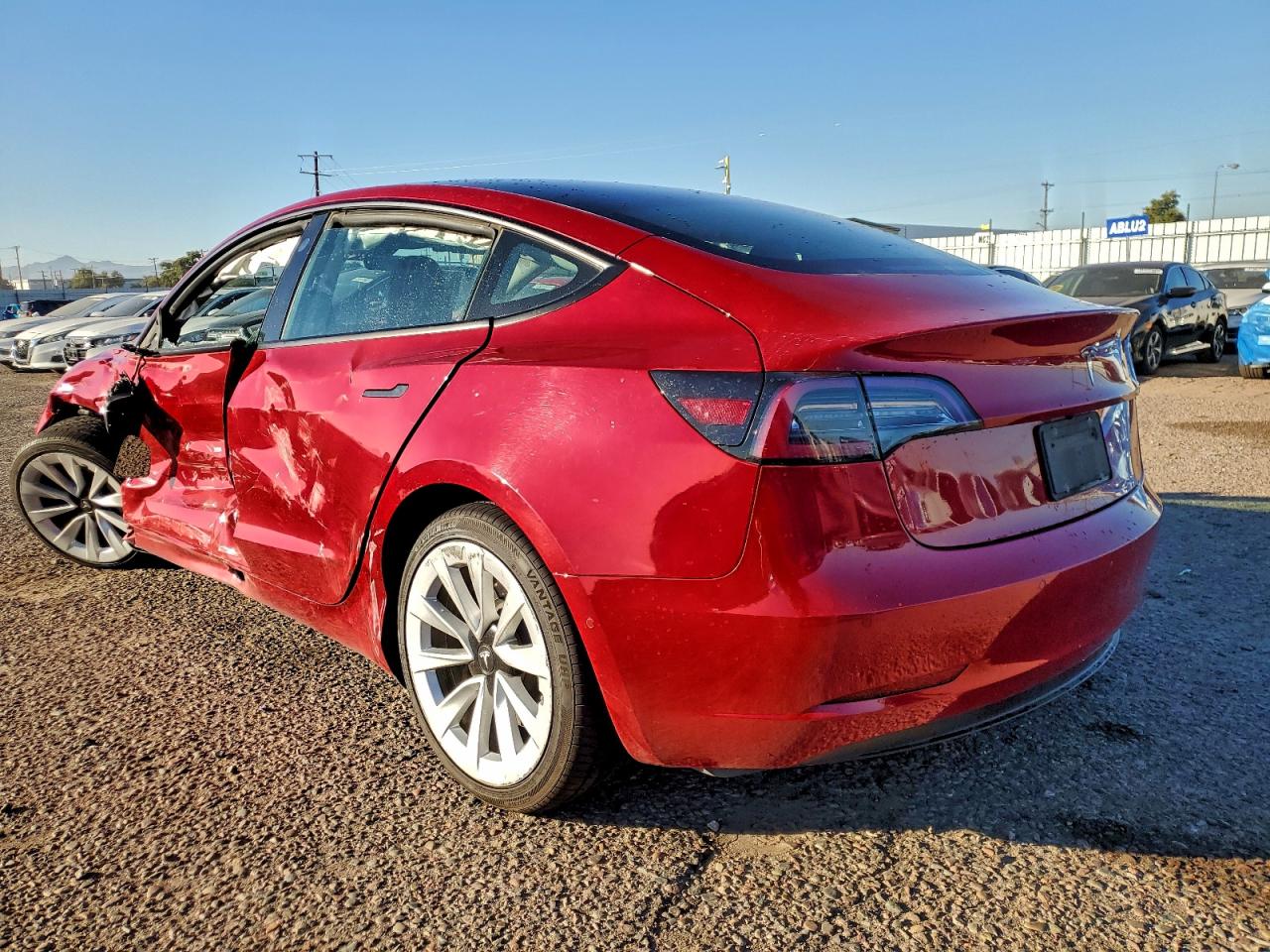 TESLA MODEL 3