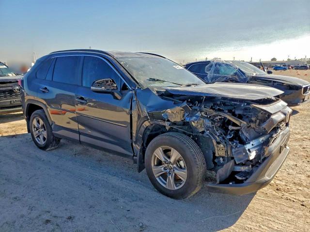 2025 TOYOTA RAV4 XLE #3311451235