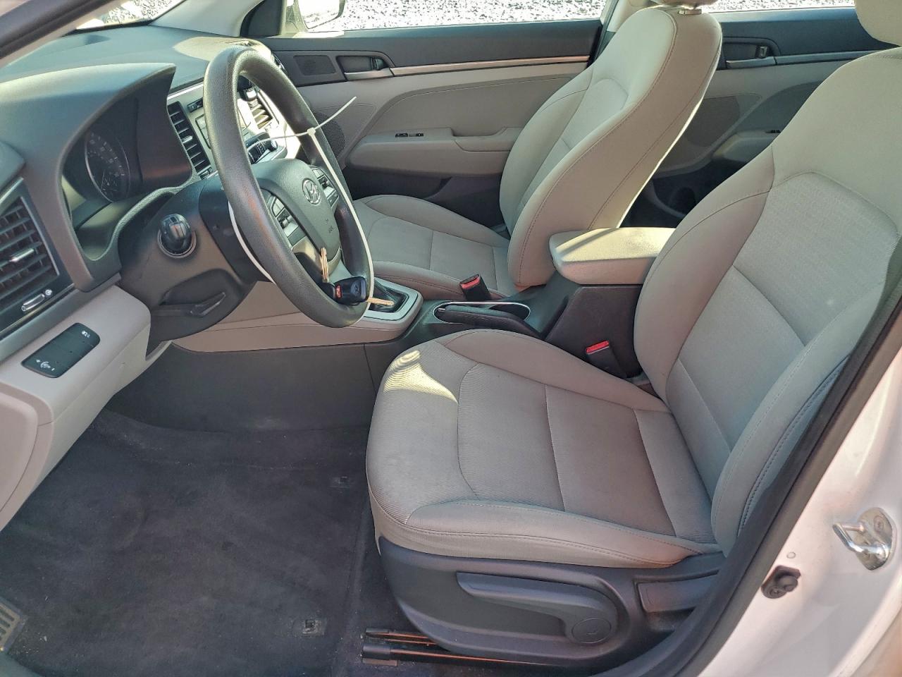 Lot #3305422465 2017 HYUNDAI ELANTRA SE