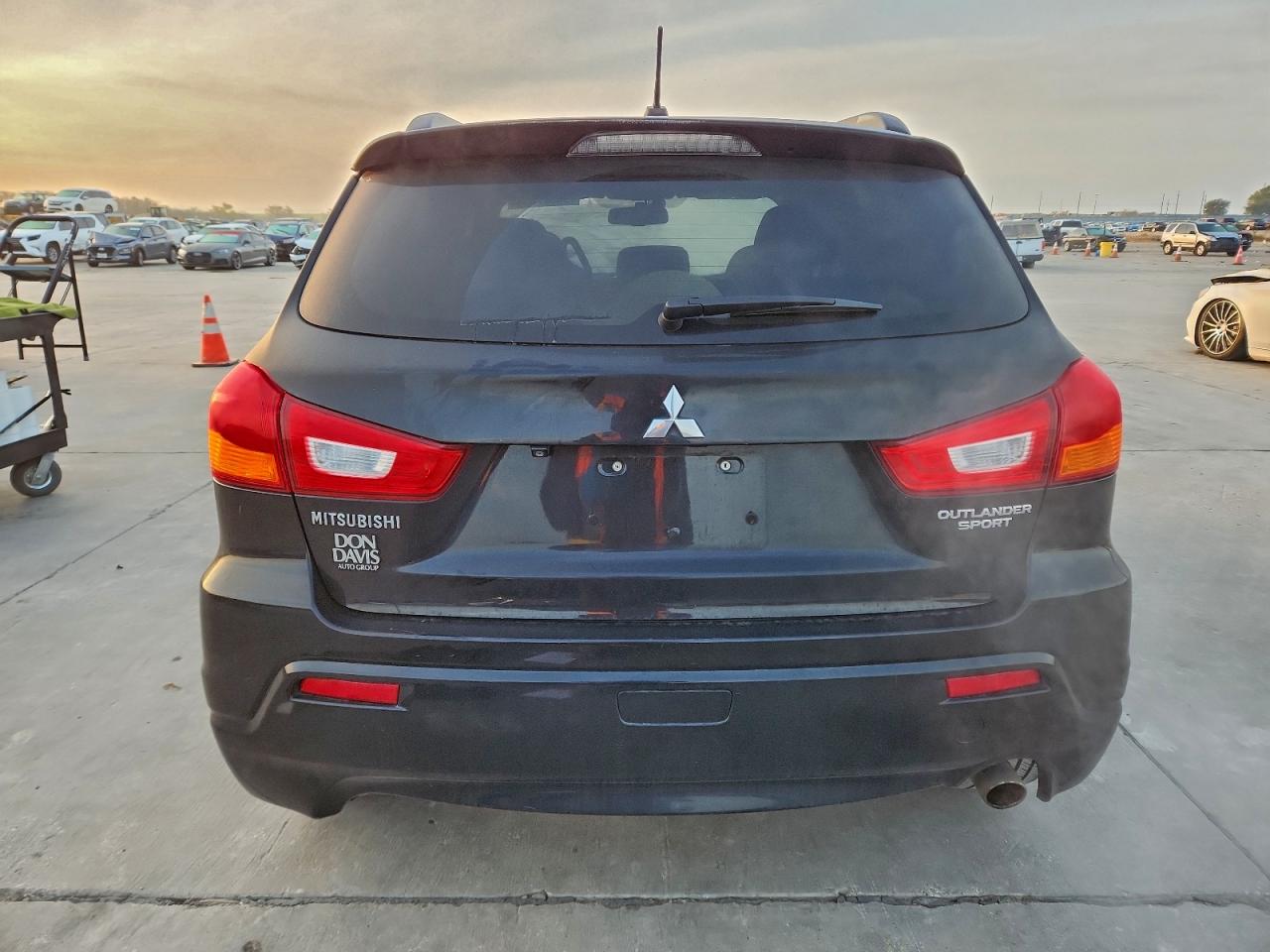 MITSUBISHI OUTLANDER SE