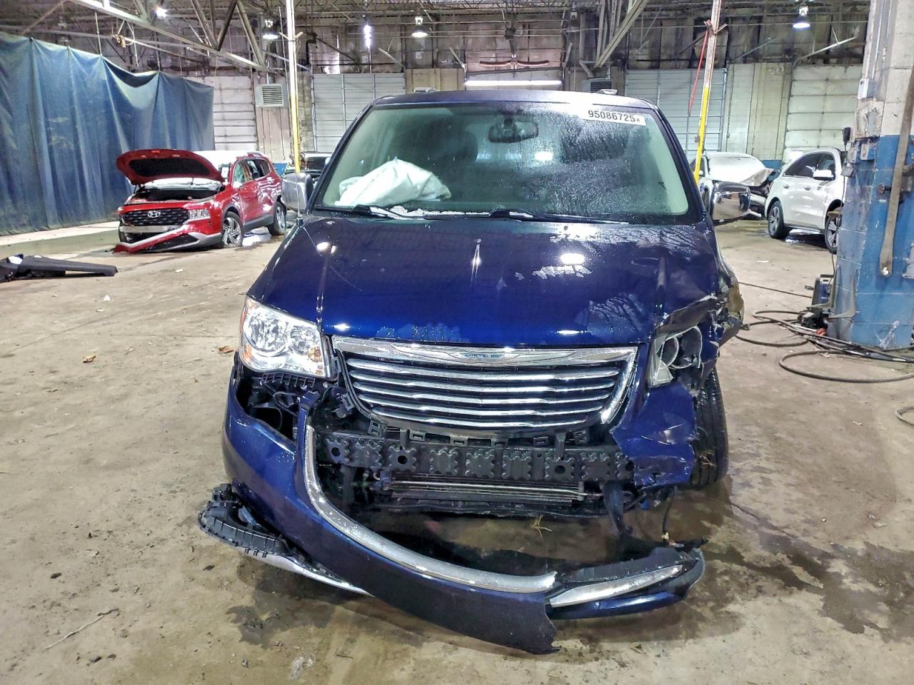 CHRYSLER TOWN & COUNTRY TOURING L