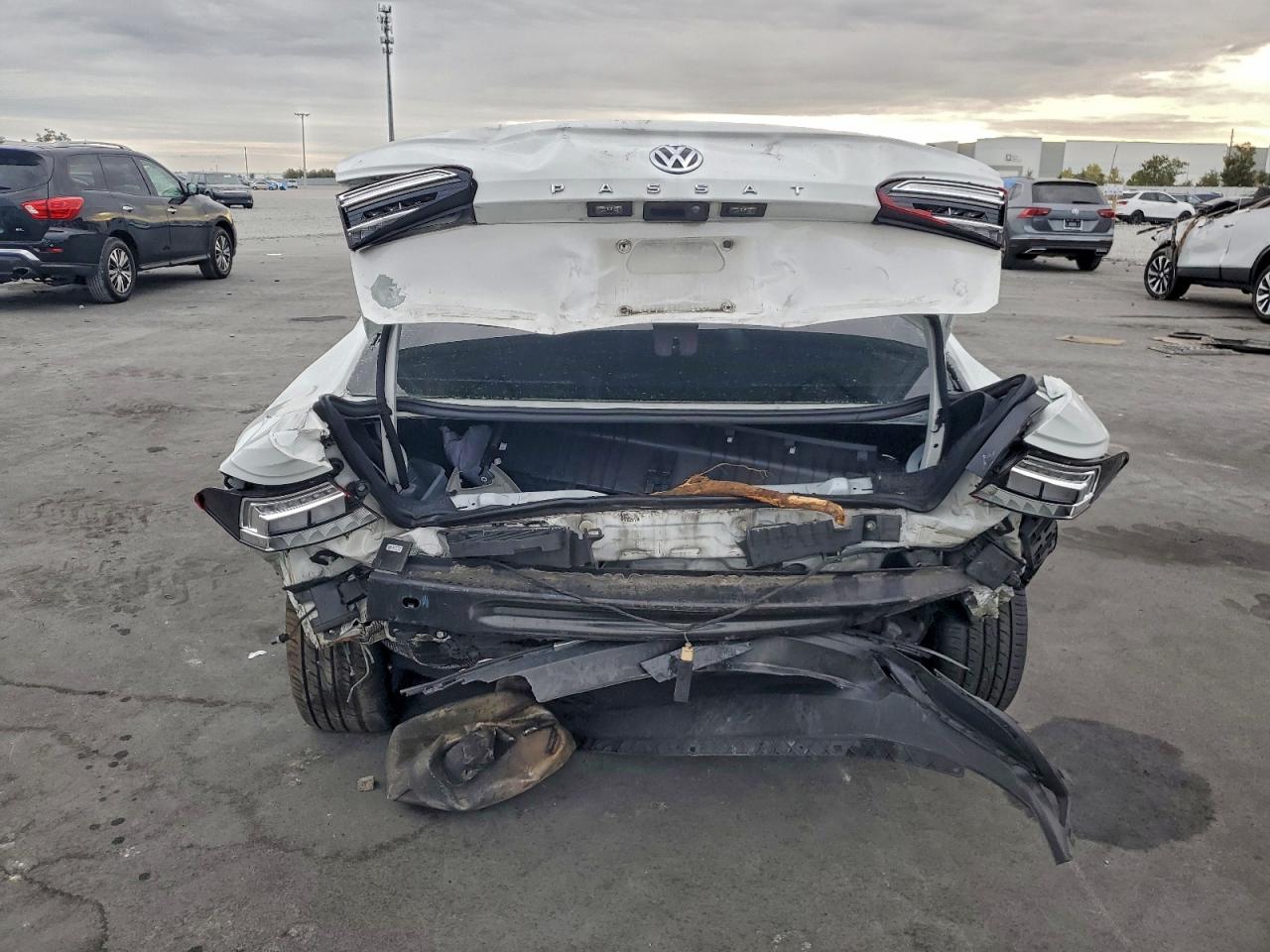 VOLKSWAGEN PASSAT SE