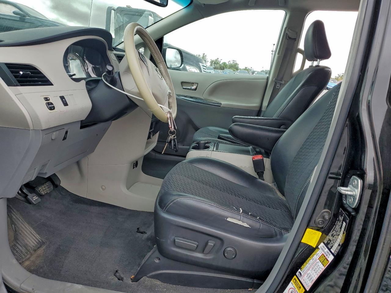 TOYOTA SIENNA SPORT