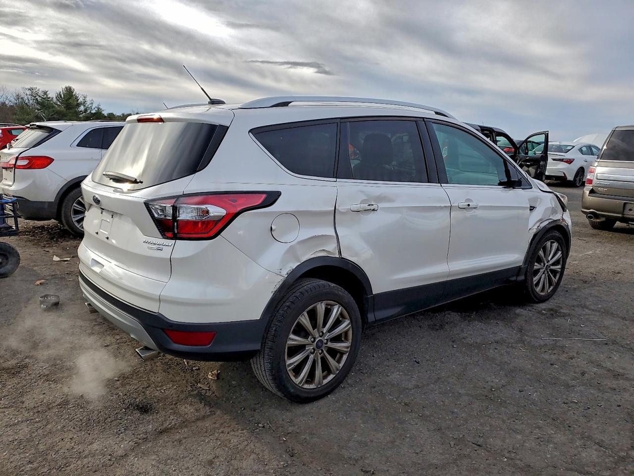 FORD ESCAPE TITANIUM
