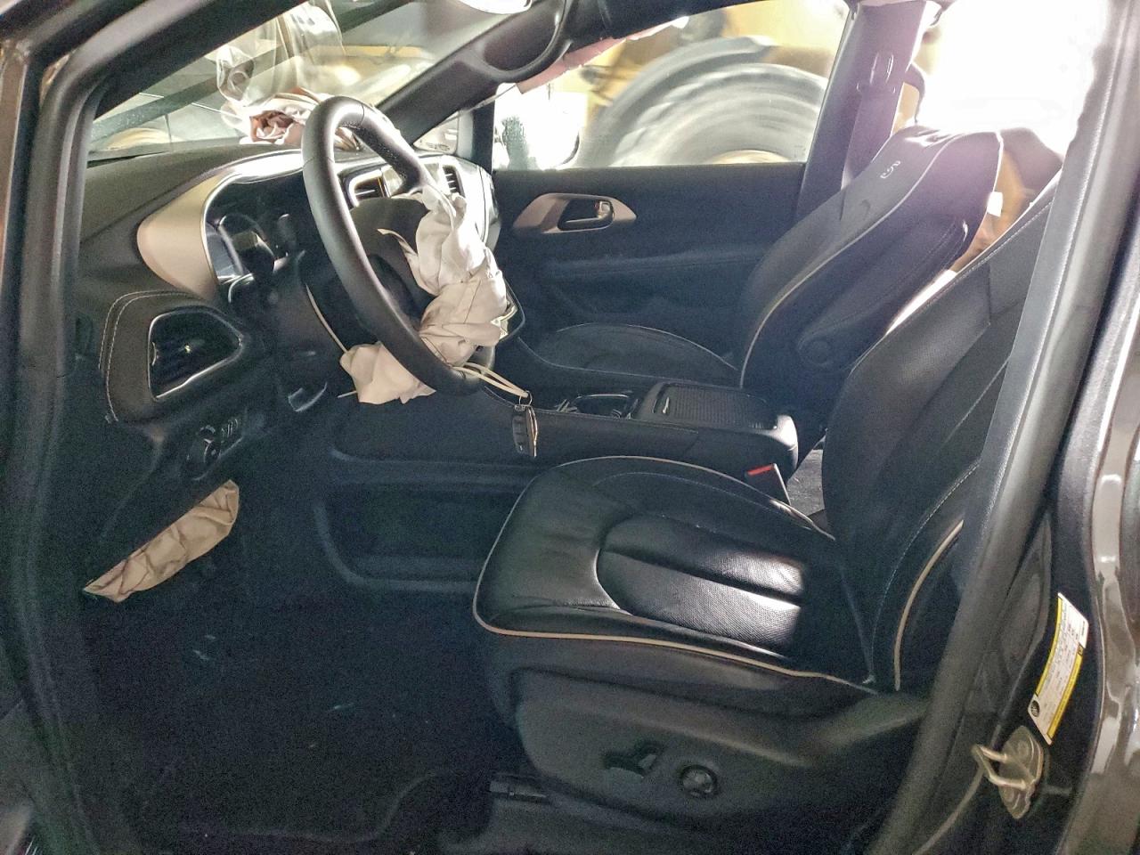 CHRYSLER PACIFICA HYBRID LIMITED