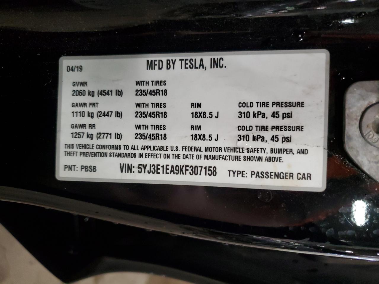 TESLA MODEL 3