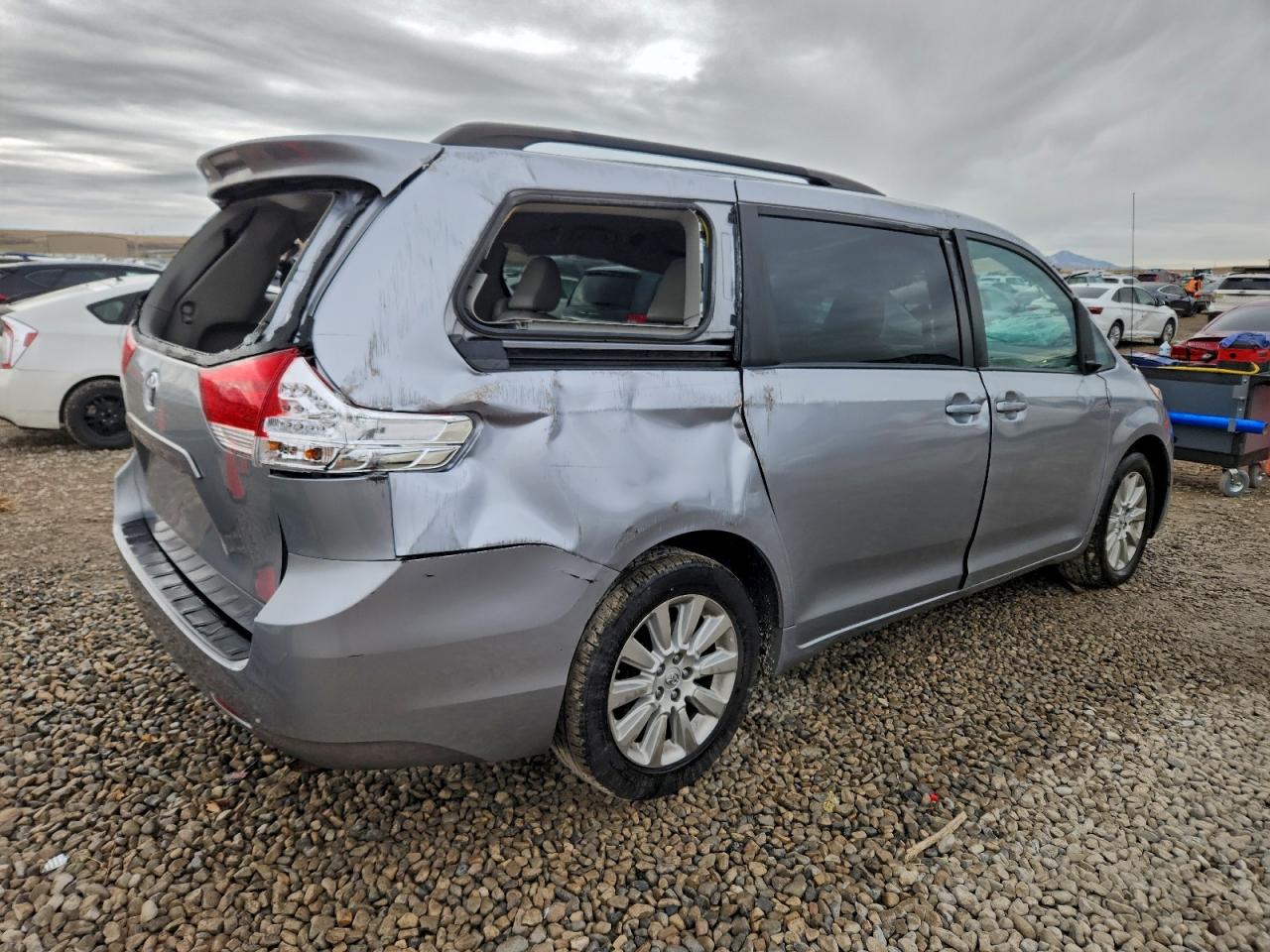 TOYOTA SIENNA XLE