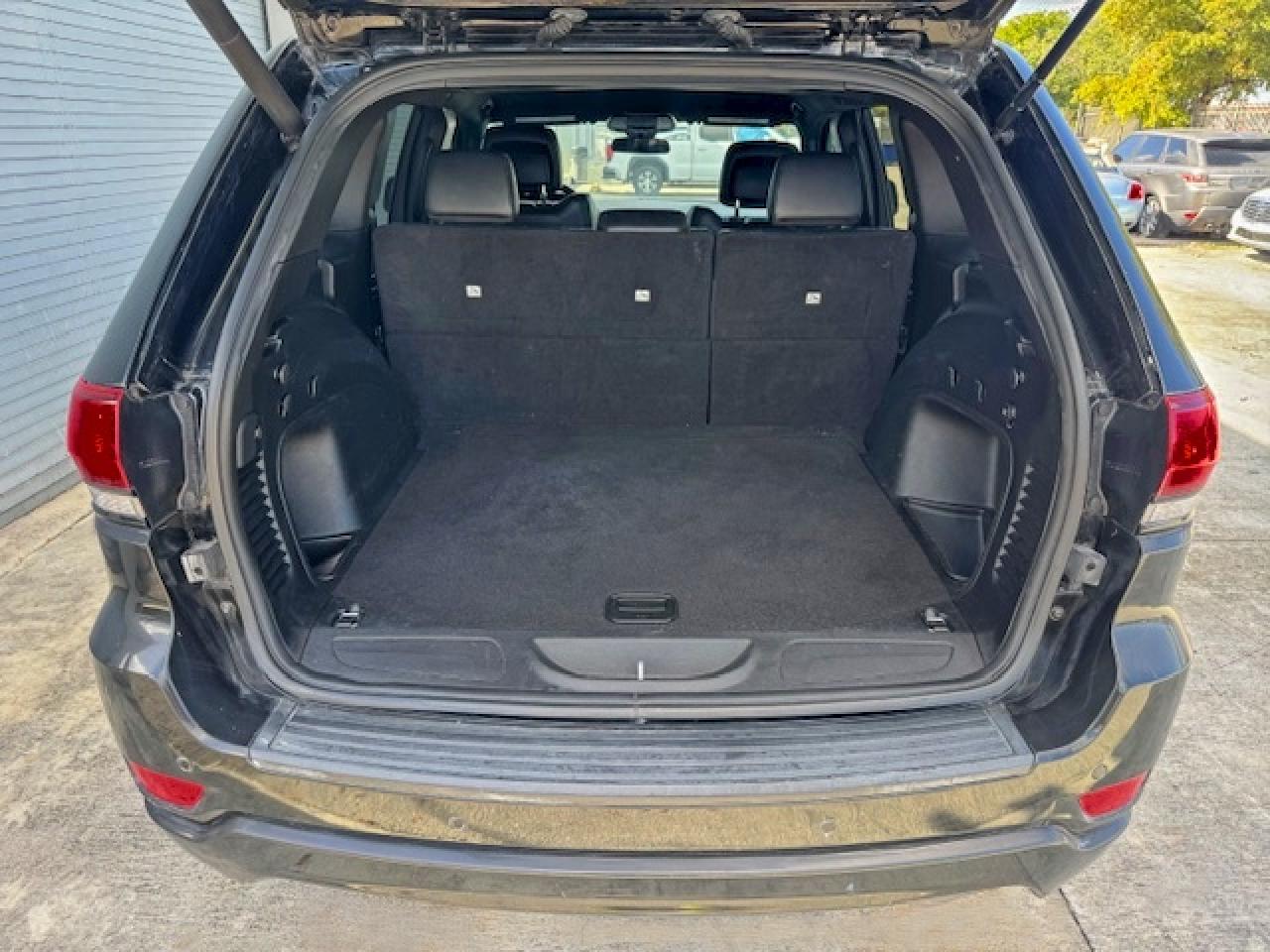 JEEP GRAND CHEROKEE LAREDO