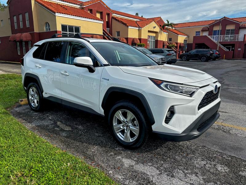 2020 TOYOTA RAV4 XLE #3302652045