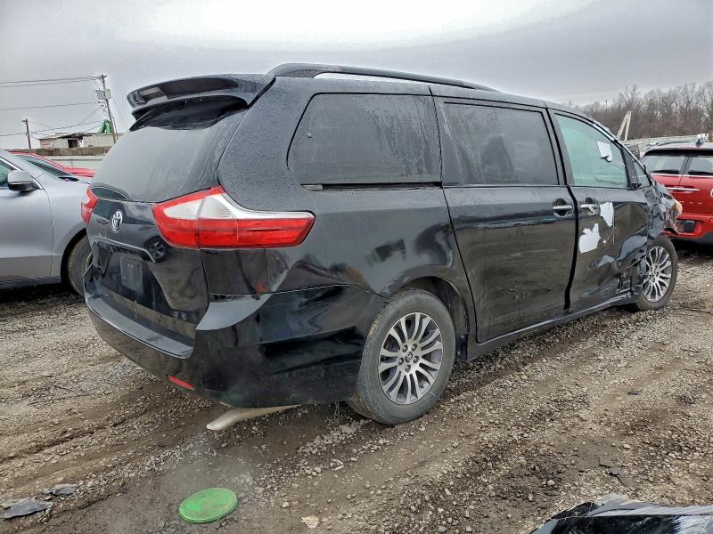 2019 TOYOTA SIENNA XLE #3305355329