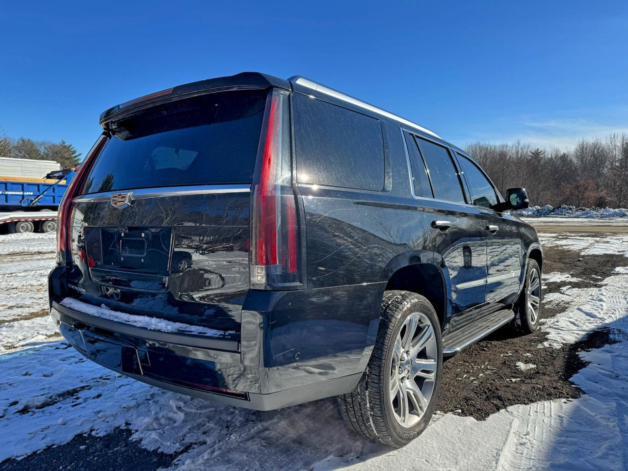CADILLAC ESCALADE LUXURY