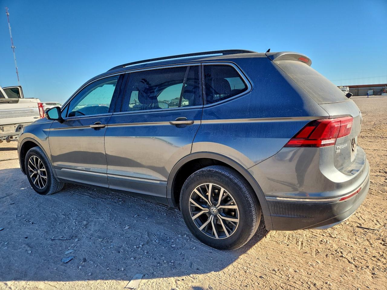 VOLKSWAGEN TIGUAN SE