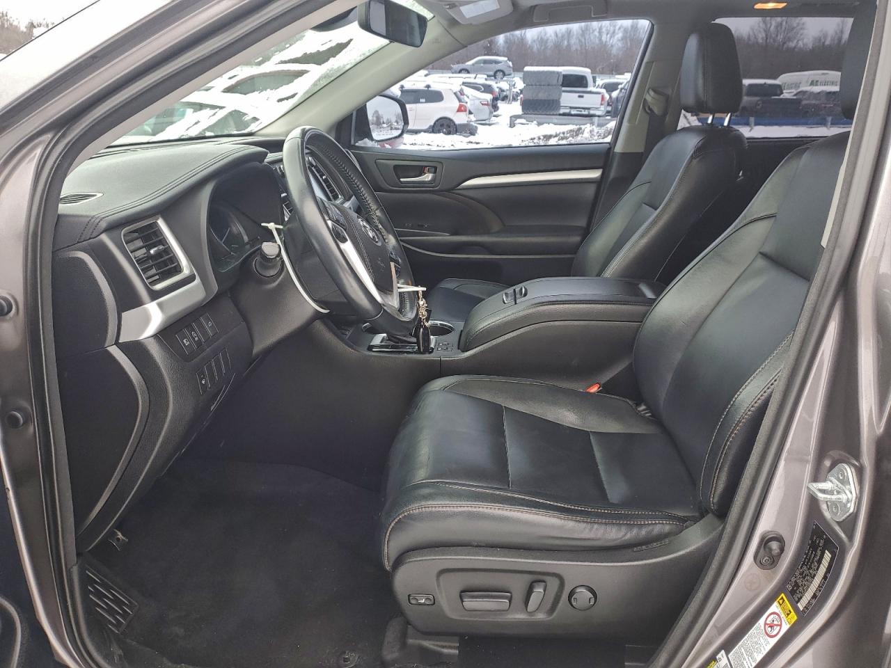 TOYOTA HIGHLANDER SE