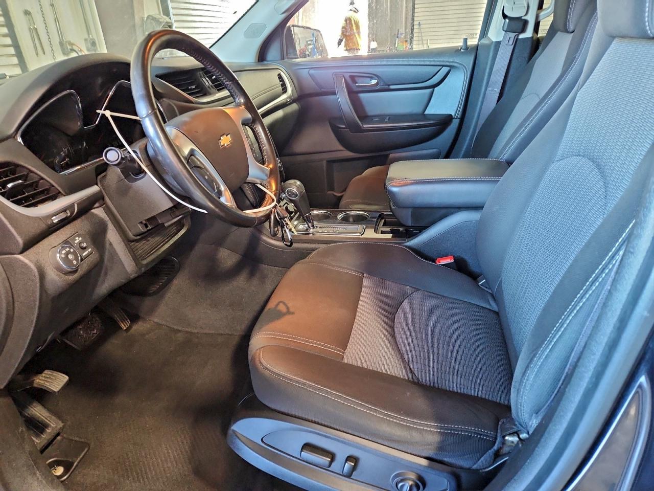 CHEVROLET TRAVERSE LT