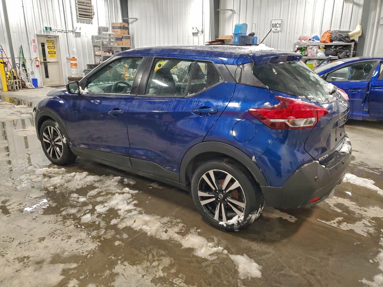 NISSAN KICKS SV