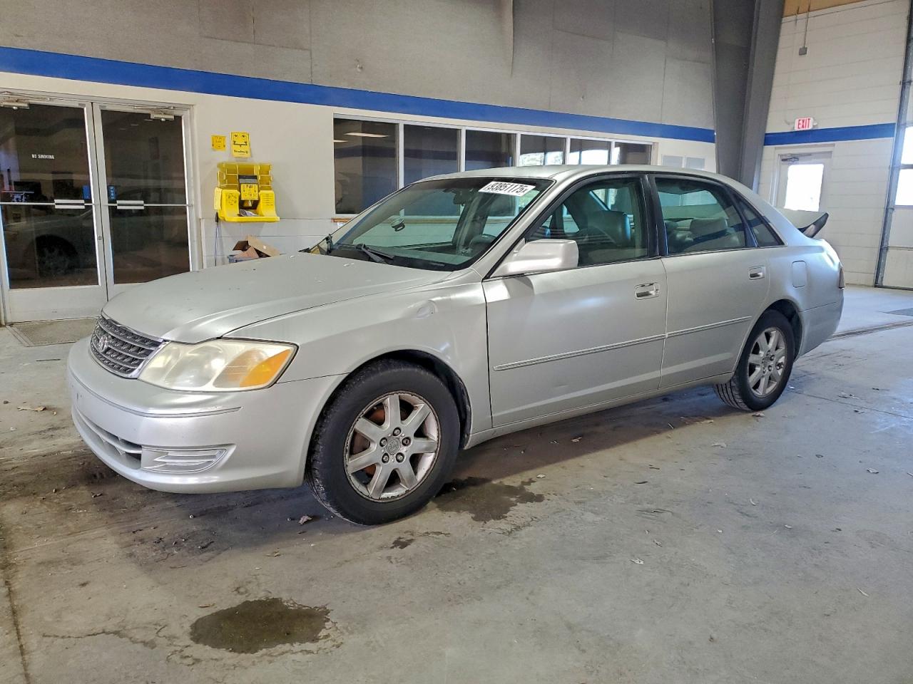 Lot #3301820416 2003 TOYOTA AVALON XL