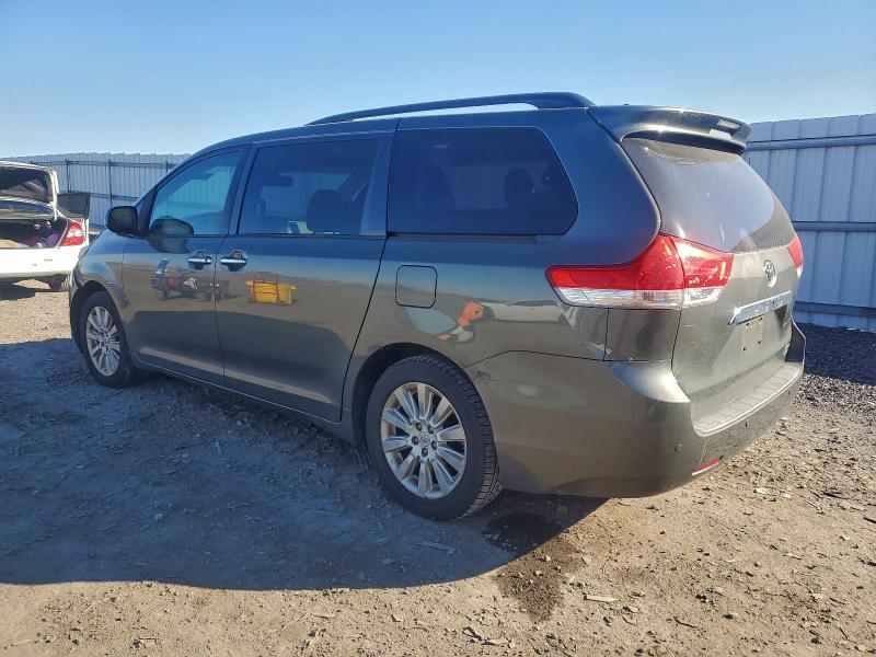 2012 TOYOTA SIENNA XLE #3302748029