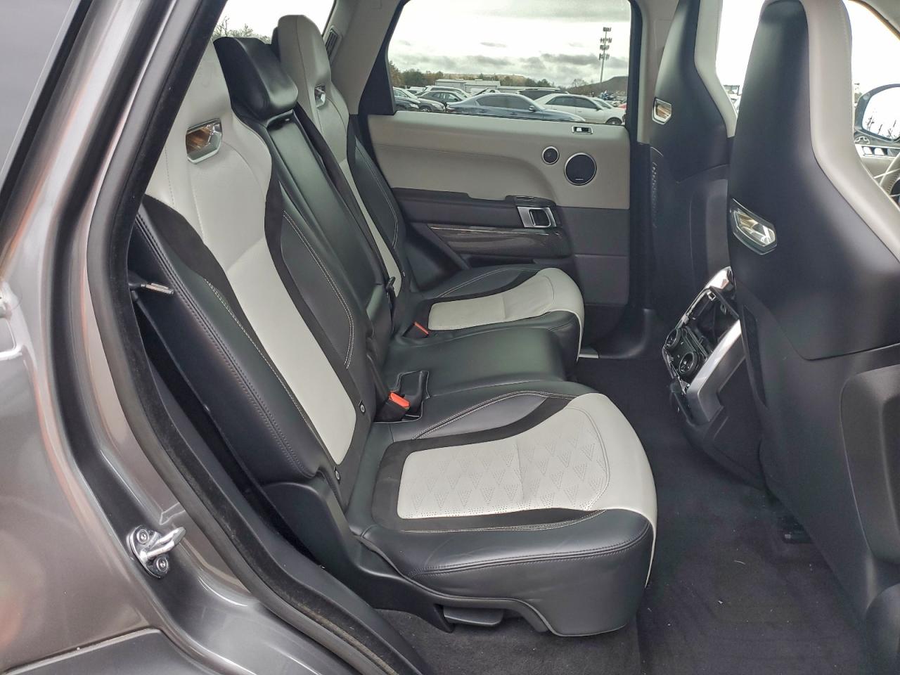 LAND ROVER RANGE ROVER SVR