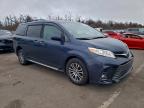 Lot #3318709955 2018 TOYOTA SIENNA XLE