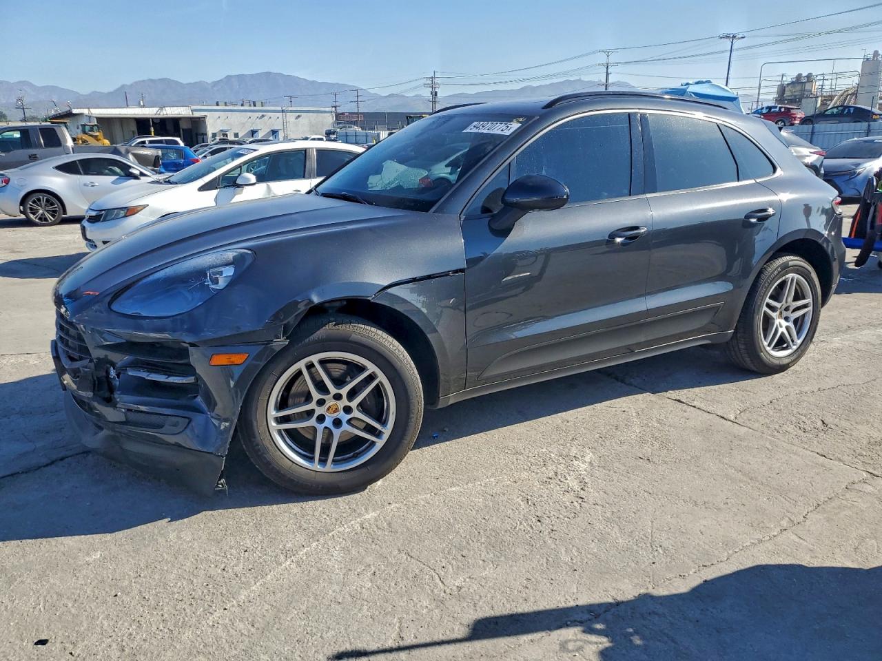 PORSCHE MACAN