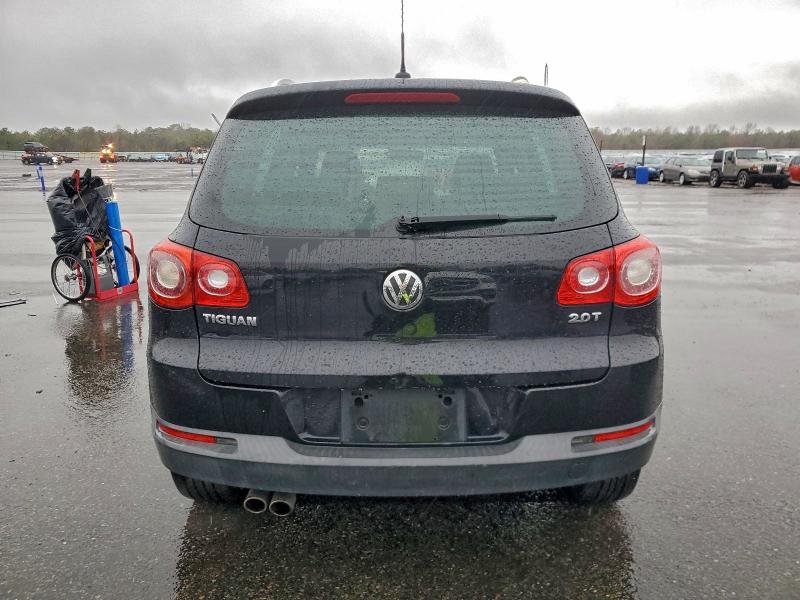 2011 VOLKSWAGEN TIGUAN #3303728434