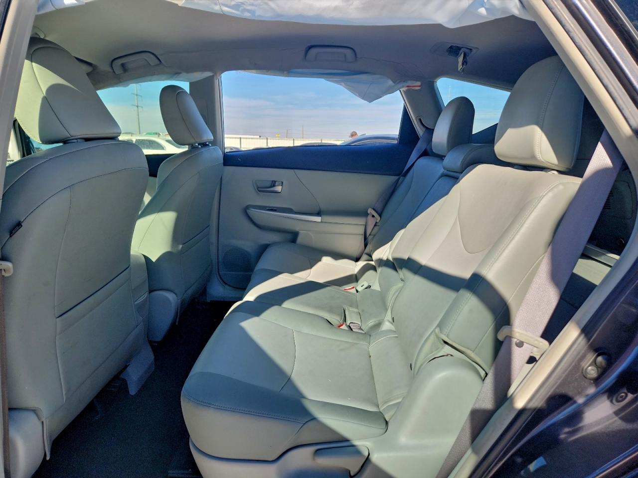 Lot #3318098369 2014 TOYOTA PRIUS V