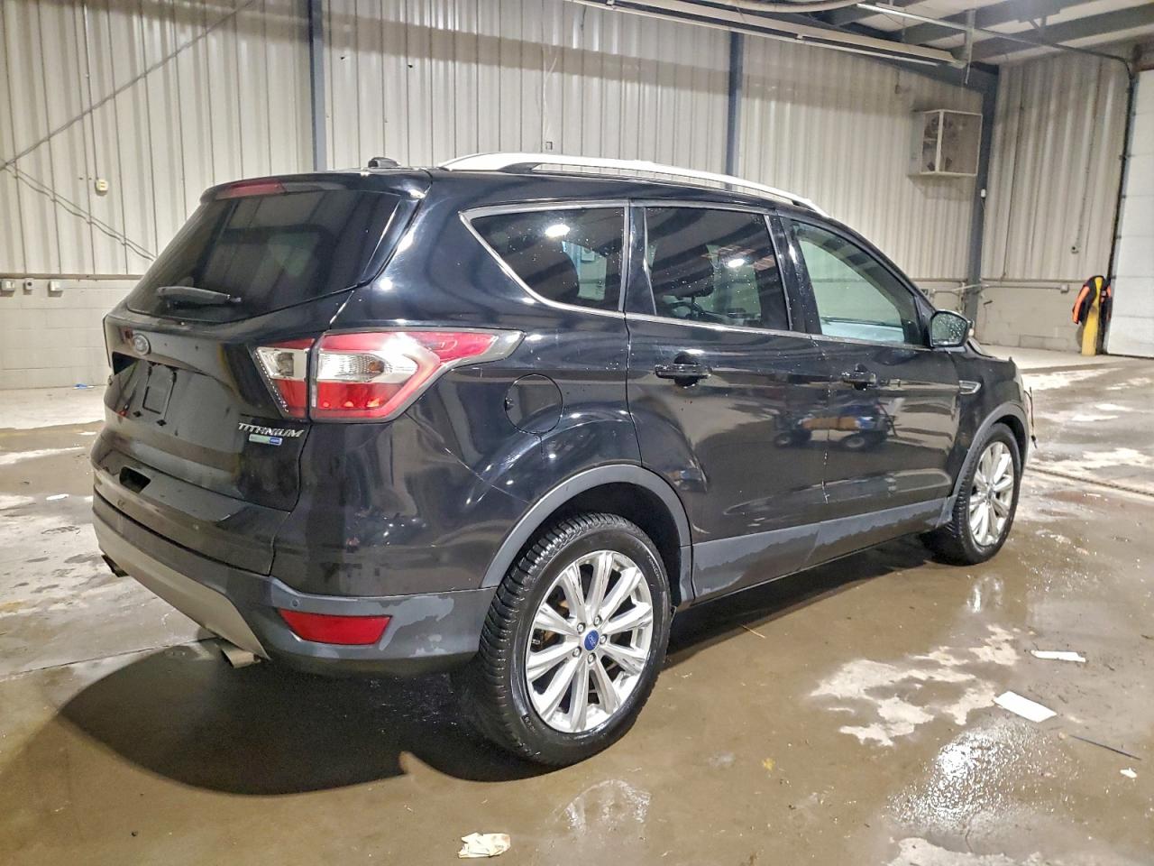 FORD ESCAPE TITANIUM
