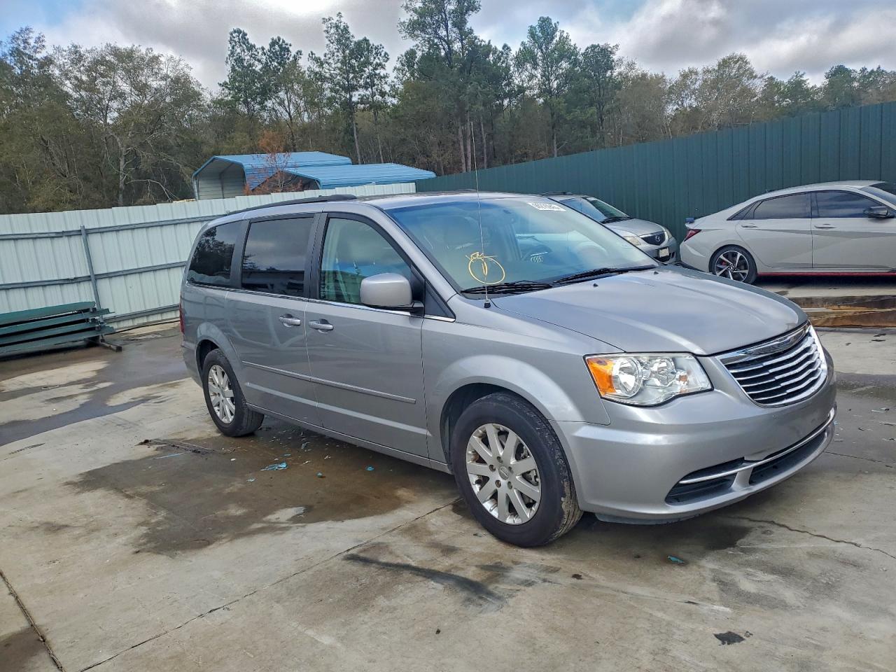 Lot #3308339056 2016 CHRYSLER TOWN & COU