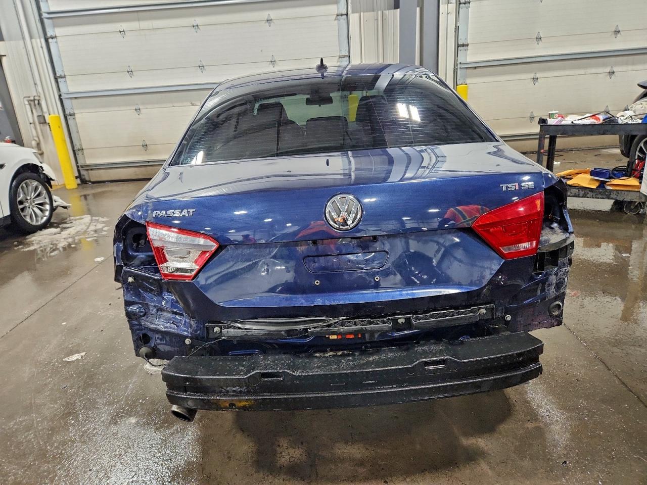 VOLKSWAGEN PASSAT SE