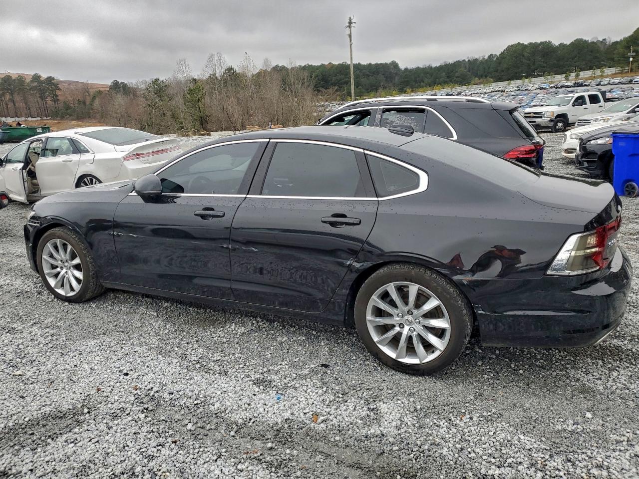 VOLVO S90 T6 MOMENTUM