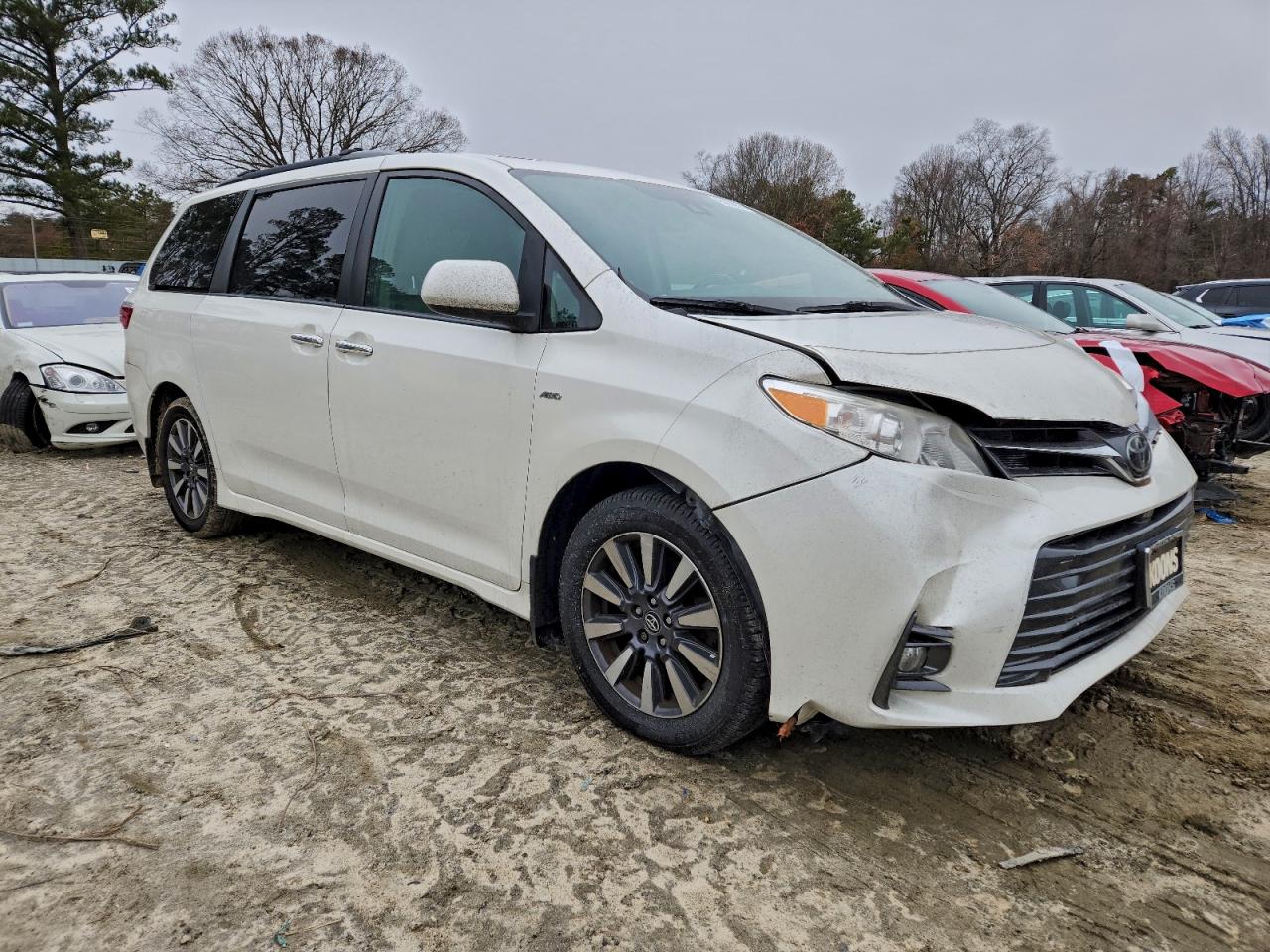 TOYOTA SIENNA XLE