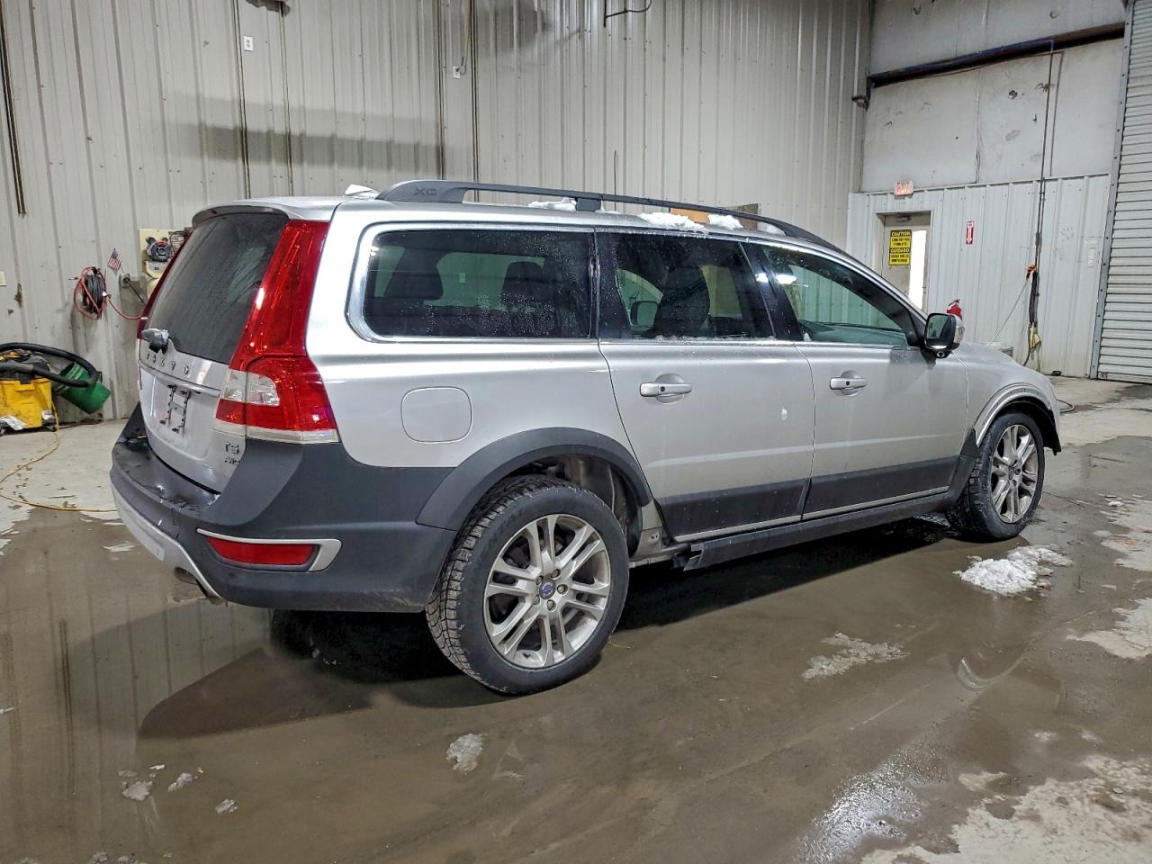 Lot #3317760112 2016 VOLVO XC70 T5 PL