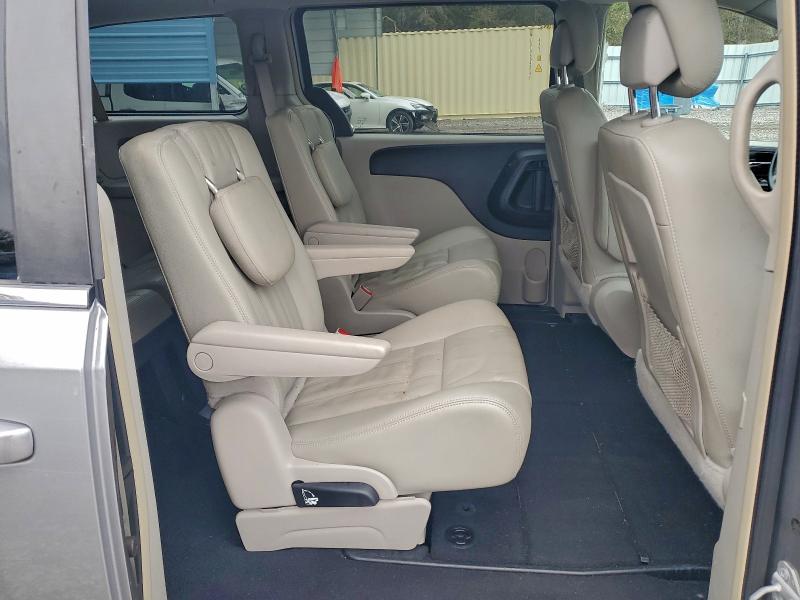 2016 CHRYSLER TOWN & COU #3308339056