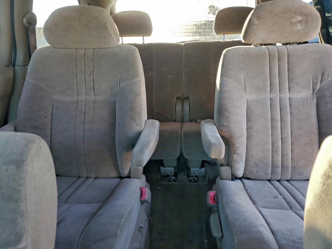 Lot #3311724219 2002 TOYOTA SIENNA LE