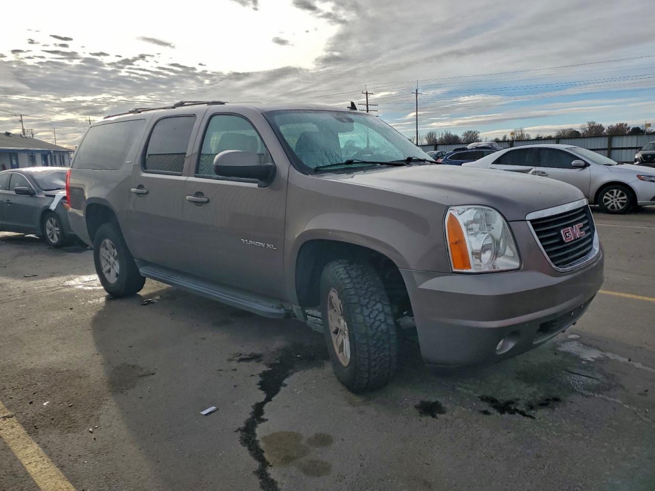 GMC YUKON K1500 SLT