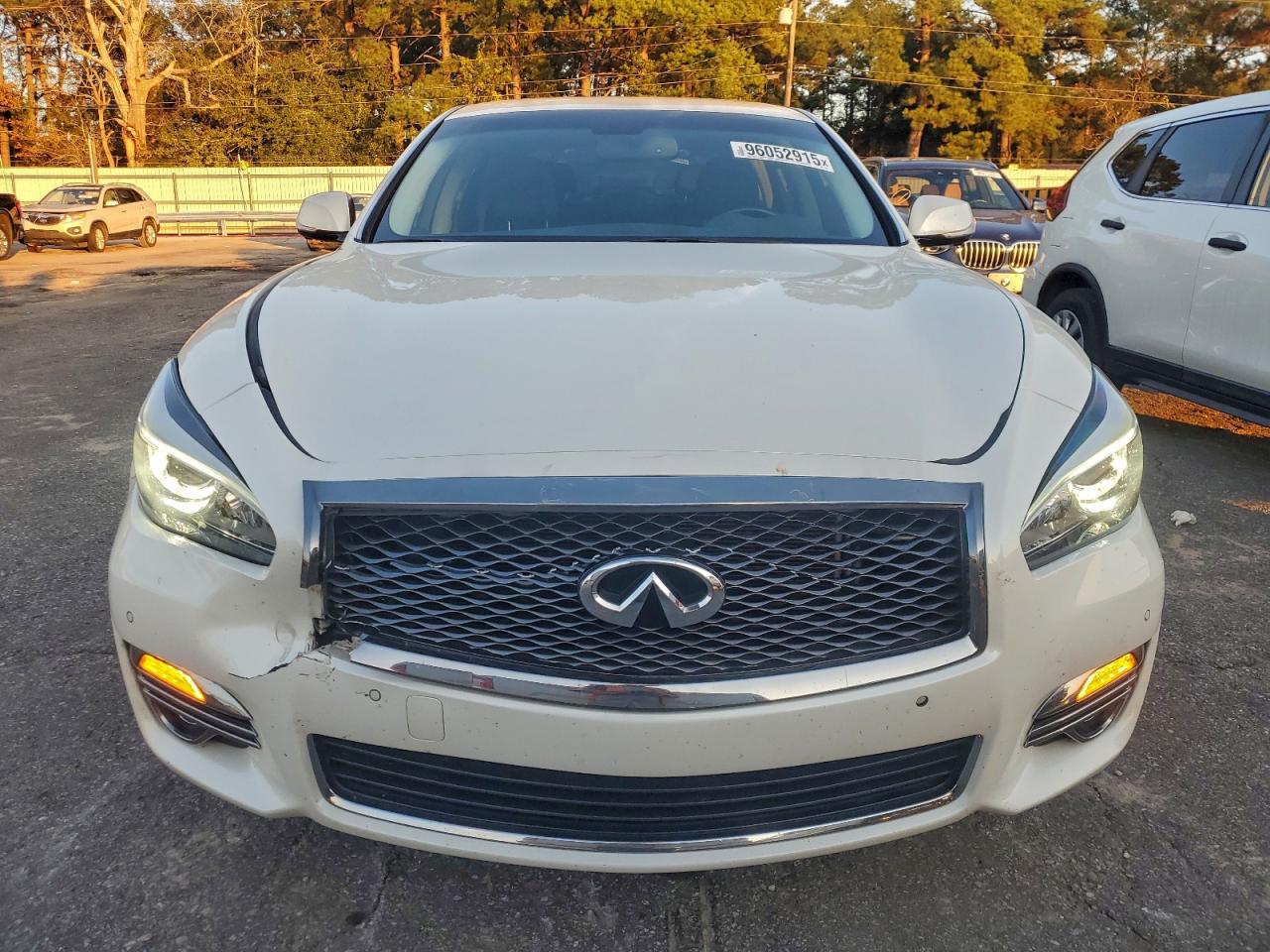 INFINITI Q70 3.7