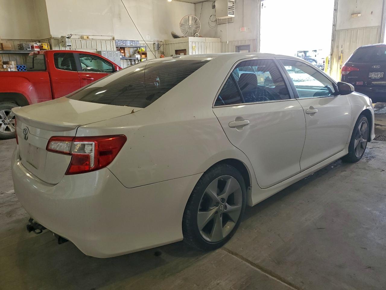 TOYOTA CAMRY BASE